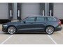 Volvo V60 T5 Momentum | Parkeercamera | Parkeerverwarming | BLIS | Electrische wegklapbare trekhaak | Stuurwielverwarming | Adaptive cruise control | Parkeersensoren voor + achter | Apple Carplay / Android Auto | Navigatie