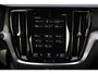Volvo V60 T5 Momentum | Parkeercamera | Parkeerverwarming | BLIS | Electrische wegklapbare trekhaak | Stuurwielverwarming | Adaptive cruise control | Parkeersensoren voor + achter | Apple Carplay / Android Auto | Navigatie