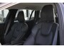 Volvo V60 T5 Momentum | Parkeercamera | Parkeerverwarming | BLIS | Electrische wegklapbare trekhaak | Stuurwielverwarming | Adaptive cruise control | Parkeersensoren voor + achter | Apple Carplay / Android Auto | Navigatie