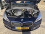 BMW 2-Serie 218i 136PK AUTOM. HIGH EXECUTIVE : PANO/LEER/P-CAM /HUD/NAVI/LED/KEYLESS/2XPDC/ - 2E.EIG - NL AUTO - KM=NAP -