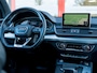 Audi Q5 50 TFSI e quattro S edition | Trekhaak (elektronisch) | 3x S-Line | Matrix LED | Audi Sport | Stoelverwarming | Camera | Elektrische Stoelen | 360 Camera | Parkeerassistent | Cruise Control Adaptief | Metallic Lak | Virtual Cockpit |