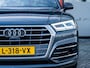 Audi Q5 50 TFSI e quattro S edition | Trekhaak (elektronisch) | 3x S-Line | Matrix LED | Audi Sport | Stoelverwarming | Camera | Elektrische Stoelen | 360 Camera | Parkeerassistent | Cruise Control Adaptief | Metallic Lak | Virtual Cockpit |