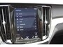 Volvo V60 T8 Plug-in Hybrid 390PK AWD Inscription + 19''/ Navi/ Clima/ Full-LED/ Head-UP/ Panorama/ B&W/ Leder/ Winterpakket/ Trekhaak/ Camera/ NL auto
