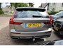 Volvo V60 T8 Plug-in Hybrid 390PK AWD Inscription + 19''/ Navi/ Clima/ Full-LED/ Head-UP/ Panorama/ B&W/ Leder/ Winterpakket/ Trekhaak/ Camera/ NL auto