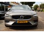 Volvo V60 T8 Plug-in Hybrid 390PK AWD Inscription + 19''/ Navi/ Clima/ Full-LED/ Head-UP/ Panorama/ B&W/ Leder/ Winterpakket/ Trekhaak/ Camera/ NL auto