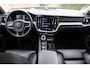 Volvo V60 T8 Plug-in Hybrid 390PK AWD Inscription + 19''/ Navi/ Clima/ Full-LED/ Head-UP/ Panorama/ B&W/ Leder/ Winterpakket/ Trekhaak/ Camera/ NL auto