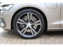 Volvo V60 T8 Plug-in Hybrid 390PK AWD Inscription + 19''/ Navi/ Clima/ Full-LED/ Head-UP/ Panorama/ B&W/ Leder/ Winterpakket/ Trekhaak/ Camera/ NL auto