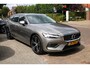 Volvo V60 T8 Plug-in Hybrid 390PK AWD Inscription + 19''/ Navi/ Clima/ Full-LED/ Head-UP/ Panorama/ B&W/ Leder/ Winterpakket/ Trekhaak/ Camera/ NL auto