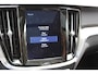 Volvo V60 T8 Plug-in Hybrid 390PK AWD Inscription + 19''/ Navi/ Clima/ Full-LED/ Head-UP/ Panorama/ B&W/ Leder/ Winterpakket/ Trekhaak/ Camera/ NL auto