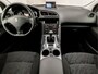 Peugeot 3008 1.6 THP Sport 157Pk (YOUNGTIMER, PANORAMADAK, HEAD-UP DISPLAY, CLIMATE, SPORTSTOELEN, TREKHAAK, GETINT GLAS, CRUISE, NIEUWE APK, NIEUWSTAAT)