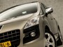 Peugeot 3008 1.6 THP Sport 157Pk (YOUNGTIMER, PANORAMADAK, HEAD-UP DISPLAY, CLIMATE, SPORTSTOELEN, TREKHAAK, GETINT GLAS, CRUISE, NIEUWE APK, NIEUWSTAAT)