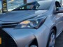 Toyota Yaris 1.5 Hybrid Automaat Trend 5-Deurs | Navi | Clima | Bluetooth Carkit+Streaming | Achteruitrijcamera | Stoelverwarming | Regensensor | Mistlampen | 15''lm