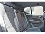 Volvo XC40 T4 Recharge R-Design | Trekhaak | Verwarmbare Voorstoelen | Parkeercamera | Cruise Control | Bluetooth Telefonie & Multimedia | Navigatie | LED Koplampen | Keyless Entry | Volvo on Call | Verwarmbaar Stuurwiel