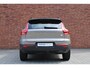 Volvo XC40 T4 Recharge R-Design | Trekhaak | Verwarmbare Voorstoelen | Parkeercamera | Cruise Control | Bluetooth Telefonie & Multimedia | Navigatie | LED Koplampen | Keyless Entry | Volvo on Call | Verwarmbaar Stuurwiel