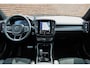 Volvo XC40 T4 Recharge R-Design | Trekhaak | Verwarmbare Voorstoelen | Parkeercamera | Cruise Control | Bluetooth Telefonie & Multimedia | Navigatie | LED Koplampen | Keyless Entry | Volvo on Call | Verwarmbaar Stuurwiel