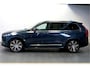 Volvo XC90 2.0 T8 AWD 335kW/455pk Aut8 Recharge Long Range Ultimate Bright LUCHTVERING + PANORAMADAK + HARMAN/KARDON + STOELVERWARMING/-MASSAGE/-VENTILATIE + ADAPT.CRUISE + PILOT ASSIST + BLIS + HEAD-UP + 360 CAMERA + PARKSENSOREN V&A + 21" LM-VELGEN!!