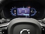 Volvo XC60 2.0 T6 Plug-in hybrid AWD Ultra Black Edition | PANO | 360° | ADAPTIVE | HUD | H&K | LUCHTVERING | STOELVENT. | STOEL- EN STUURVERW. | TREKHAAK