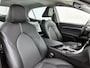 Toyota Camry 2.5 Hybrid Executive | BTW voertuig | Stoel en stuur verwarming| Achteruitrijcamera |