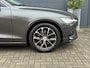 Volvo V60 2.0 B3 Momentum Business | Pilot Assist | Trekhaak | Leder | Stoel & stuurverwarming | Camera | Keyless |