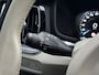 Volvo V60 2.0 B3 Momentum Business | Pilot Assist | Trekhaak | Leder | Stoel & stuurverwarming | Camera | Keyless |