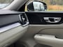 Volvo V60 2.0 B3 Momentum Business | Pilot Assist | Trekhaak | Leder | Stoel & stuurverwarming | Camera | Keyless |