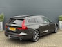 Volvo V60 2.0 B3 Momentum Business | Pilot Assist | Trekhaak | Leder | Stoel & stuurverwarming | Camera | Keyless |