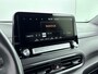 Hyundai Kona Electric EV Fashion 64 kWh | Apple Carplay/Android Auto | Parkeer sensoren voor en achter | Elektrisch verstelbare bestuurdersstoel | Warmte pomp | Soh 97,5% |