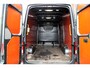 Volkswagen Crafter 35 2.0 TDI L3H3 140PK / Trekhaak / Camera / 3000 trekgewicht
