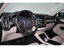 Volvo XC40 T4 Inscription - Panorama/schuifdak - Parkeercamera achter - Verwarmde voorstoelen - Parkeersensoren voor & achter - Elektr. bedienb. voorstoelen met geheugen links - Cruise control - Extra getint glas - 19' LMV