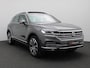 Volkswagen Touareg 3.0 TSi eHybrid 4MOTION Elegance 381PK DSG Pano-Schuifdak, Luchtvering, Memorystoel, 360gr. Camera, Trekhaak, Voorruitverwarming, 21" Suzuka LM Velgen