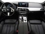 BMW 5-Serie Touring 530e xDrive Business Edition Plus | Panoramadak | Camera | Sfeerverlichting | BLIS | Carplay