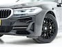 BMW 5-Serie Touring 530e xDrive Business Edition Plus | Panoramadak | Camera | Sfeerverlichting | BLIS | Carplay