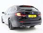 BMW 5-Serie Touring 530e xDrive Business Edition Plus | Panoramadak | Camera | Sfeerverlichting | BLIS | Carplay