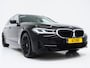 BMW 5-Serie Touring 530e xDrive Business Edition Plus | Panoramadak | Camera | Sfeerverlichting | BLIS | Carplay