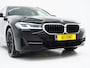 BMW 5-Serie Touring 530e xDrive Business Edition Plus | Panoramadak | Camera | Sfeerverlichting | BLIS | Carplay