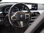 BMW 5-Serie Touring 530e xDrive Business Edition Plus | Panoramadak | Camera | Sfeerverlichting | BLIS | Carplay