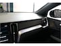 Volvo V60 2.0 T6 AWD 250kW/340pk Aut8 Recharge R-Design PANORAMADAK + HARMAN/KARDON + SPORTSTOELEN MET MEMPORY + 360 CAMERA + ADAPT.CRUISE + BLIS + LANE ASSIST + PILOT ASSIST + KEYLESS ENTRY&GO + HEAD-UP + ON-CALL + PARKSENSOREN + 18" LM-VELGEN!!