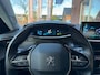 Peugeot e-2008 EV Allure 50 kWh GROOT.NAVI / HALF.LEER / CAMERA / 17 INCH LMV /