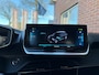 Peugeot e-2008 EV Allure 50 kWh GROOT.NAVI / HALF.LEER / CAMERA / 17 INCH LMV /