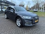 Audi Q5 55 TFSI e quattro Competition | Plug-in Hybride | Leder | Schuif-kantel dak | Navigatie | Camera | Led | Set Winterbanden | 19" LM-velgen | Elek Achterklep | Winterpakket | S-line |