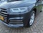 Audi Q5 55 TFSI e quattro Competition | Plug-in Hybride | Leder | Schuif-kantel dak | Navigatie | Camera | Led | Set Winterbanden | 19" LM-velgen | Elek Achterklep | Winterpakket | S-line |