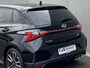 Hyundai i20 1.0 T-GDI N Line 100 pk / Fabrieksgarantie tot 09-2027 / Navigatie / Apple Carplay Android / Stuur- en stoelverwarming / 17" LM wielen / Winterwielenset tegen meerprijs € 499 /
