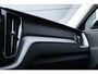 Volvo XC60 T6 Plug-in hybrid AWD Plus Dark | Verwarmde Voorstoelen, Stuurwiel en Achterbank | Semi- Elektrische Trekhaak | Panoramadak met Schuif-/Kantelfunctie | 360-Camera | AppleCarplay / AndroidAuto | Adaptieve Cruise Control | BLIS | |