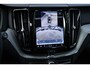 Volvo XC60 T6 Plug-in hybrid AWD Plus Dark | Verwarmde Voorstoelen, Stuurwiel en Achterbank | Semi- Elektrische Trekhaak | Panoramadak met Schuif-/Kantelfunctie | 360-Camera | AppleCarplay / AndroidAuto | Adaptieve Cruise Control | BLIS | |