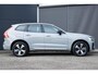 Volvo XC60 T6 Plug-in hybrid AWD Plus Dark | Verwarmde Voorstoelen, Stuurwiel en Achterbank | Semi- Elektrische Trekhaak | Panoramadak met Schuif-/Kantelfunctie | 360-Camera | AppleCarplay / AndroidAuto | Adaptieve Cruise Control | BLIS | |