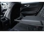 Volvo XC60 T6 Plug-in hybrid AWD Plus Dark | Verwarmde Voorstoelen, Stuurwiel en Achterbank | Semi- Elektrische Trekhaak | Panoramadak met Schuif-/Kantelfunctie | 360-Camera | AppleCarplay / AndroidAuto | Adaptieve Cruise Control | BLIS | |
