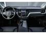 Volvo XC60 T6 Plug-in hybrid AWD Plus Dark | Verwarmde Voorstoelen, Stuurwiel en Achterbank | Semi- Elektrische Trekhaak | Panoramadak met Schuif-/Kantelfunctie | 360-Camera | AppleCarplay / AndroidAuto | Adaptieve Cruise Control | BLIS | |