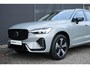 Volvo XC60 T6 Plug-in hybrid AWD Plus Dark | Verwarmde Voorstoelen, Stuurwiel en Achterbank | Semi- Elektrische Trekhaak | Panoramadak met Schuif-/Kantelfunctie | 360-Camera | AppleCarplay / AndroidAuto | Adaptieve Cruise Control | BLIS | |