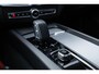 Volvo XC60 T6 Plug-in hybrid AWD Plus Dark | Verwarmde Voorstoelen, Stuurwiel en Achterbank | Semi- Elektrische Trekhaak | Panoramadak met Schuif-/Kantelfunctie | 360-Camera | AppleCarplay / AndroidAuto | Adaptieve Cruise Control | BLIS | |