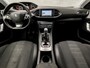 Peugeot 308 SW 1.2 PureTech Allure Sport (PANORAMADAK, APPLE CARPLAY, GROOT NAVI, 360 CAMERA, LED KOPLAMPEN, SPORTSTOELEN, GETINT GLAS, LM VELGEN, CRUISE, NIEUWSTAAT)